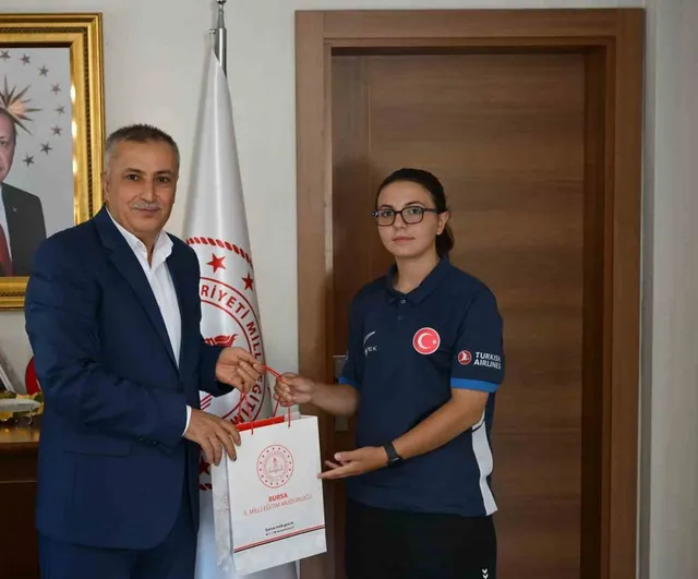 Bursa'nın genç okçusu Fatma Nisa'dan Avrupa'da şampiyonluk