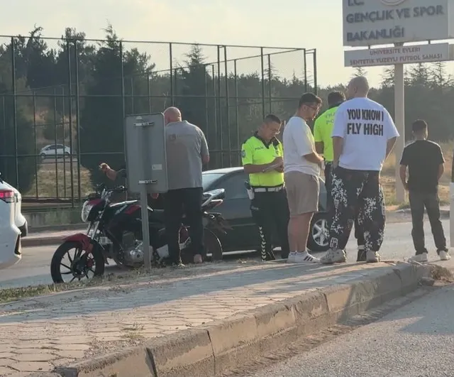 Büyükdere'de kavşakta çarpışma: motosiklet sürücüsü tedavi altına alındı