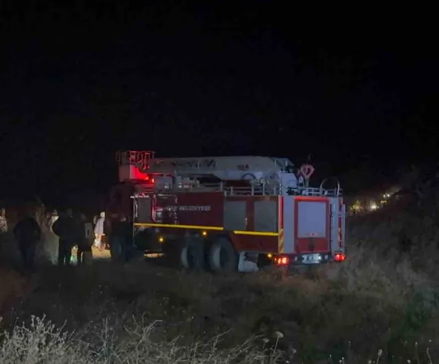 Çanakkale'de gece otluk yangını ekip ve köylü işbirliğiyle kontrol altına alındı