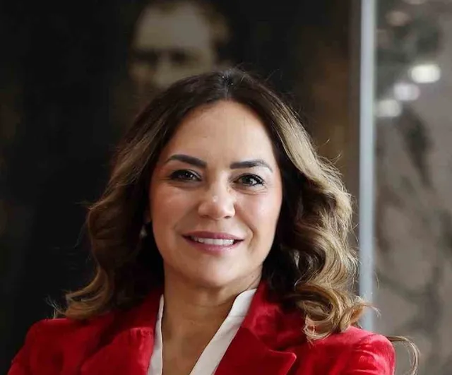 Candan Yüceer seçilmiş iradeye itiraz ederek CHP'den ayrıldı, YENİ Parti'ye geçti