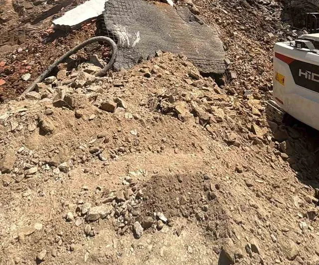 Çatalmeşe'de hafriyat çökmesi: komşu bina tedbirle boşaltıldı