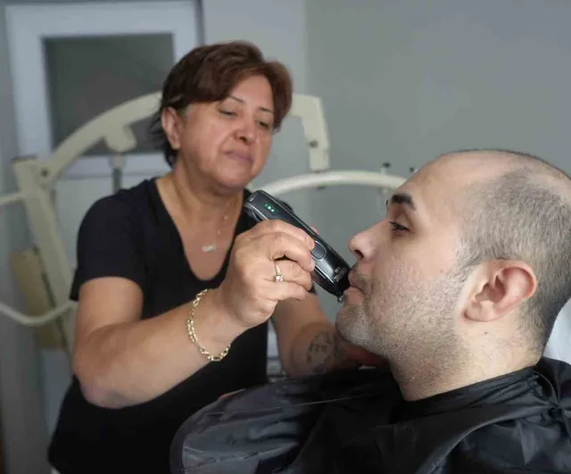 Cihaz onayı bekleyen felçli vatandaşın yaşamı ağrı ve kasılmayla sınanıyor
