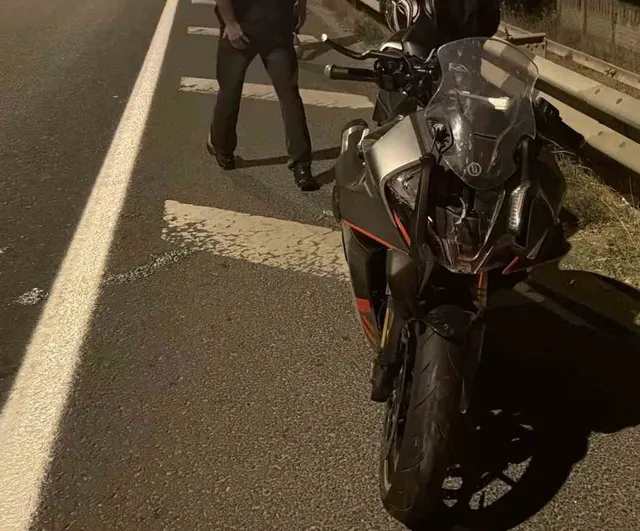 Çivril'de motosiklet çarpışması: iki sürücü yaralandı