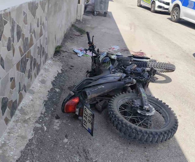 Çorum'da kavşakta otomobille çarpışan motosiklet sürücüsü yaralandı