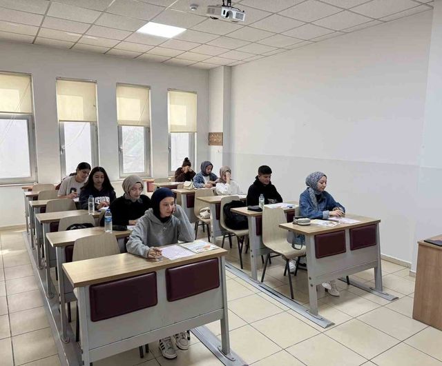 Çorum gençlerine kapsamlı YKS desteği: 104 öğrenci için kurs başvuruları başlıyor