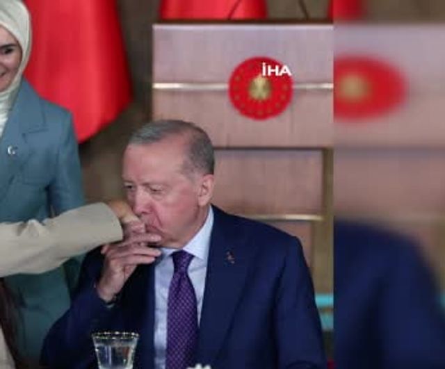 Cumhurbaşkanı Erdoğan şehit aileleriyle yemekte dayanışmayı vurguladı