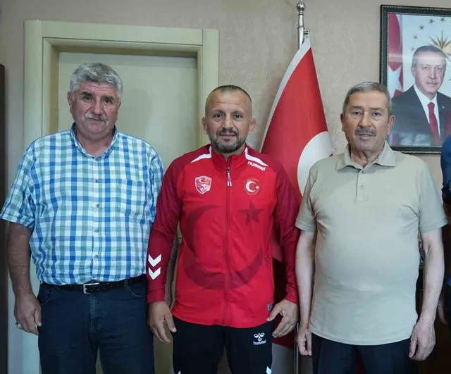 Darende'de dünya şampiyonu Semih Özdemir'e belediyeden onur ziyareti