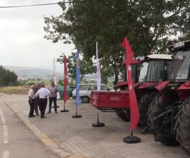 Dedeoba’da dayanışma ile ORKÖY desteği üç traktörü köy halkına kazandırdı