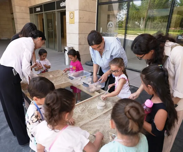 Denizli'de minikler bilimle, tarihle ve trafikle tanıştı