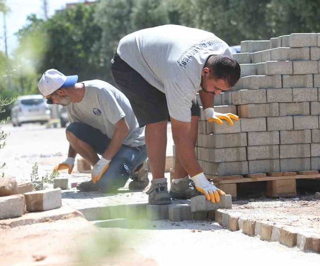 Didim'de mahalle mahalle yol bakım hamlesi