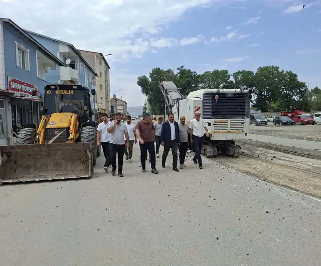 Diyadin merkezinde 4 kilometrelik yol ağı sıcak asfalta kavuşuyor