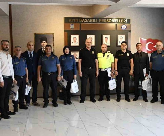 Düzce'de görevleriyle öne çıkan polisler ödüllendirildi