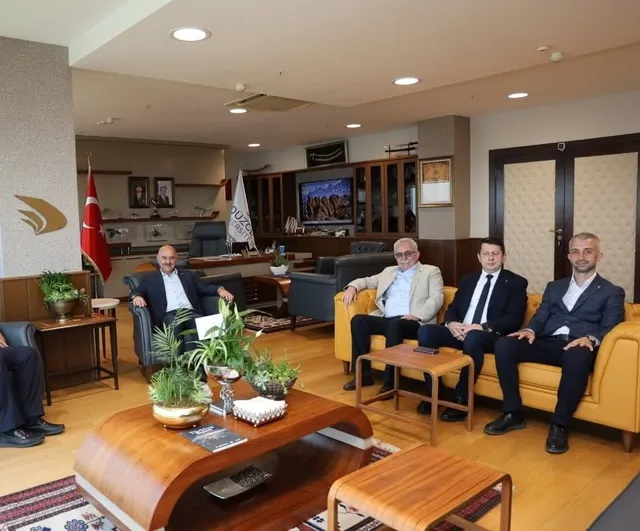Düzce'de yeni döneme iyi dilekler: TSO'dan rektör Sözbir'e ziyaret