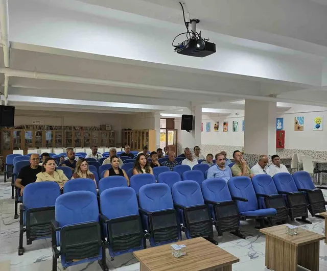 Emirdağ'da yöneticiler yeni eğitim yılı için yol haritası belirledi