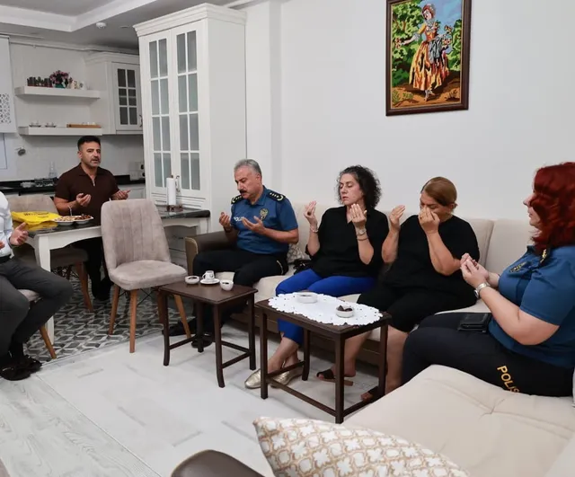 Emniyet müdüründen emekli polislere veda, şehit ailesine ziyaret