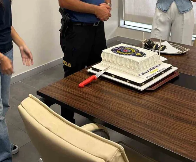 Esenyurt emniyet müdürünün rütbe töreninde aile desteği ön plandaydı