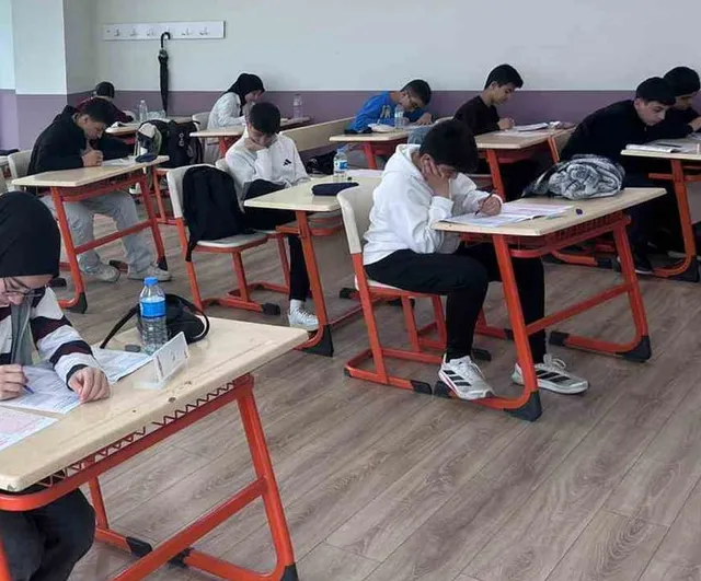 Esenyurt sürekli eğitim merkezi öğrencileri lgs'de önemli başarı gösterdi