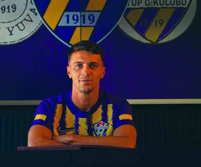 Eyüpspor'a Sampdoria çıkışlı transfer: Simone Giordano eflatun-sarıda