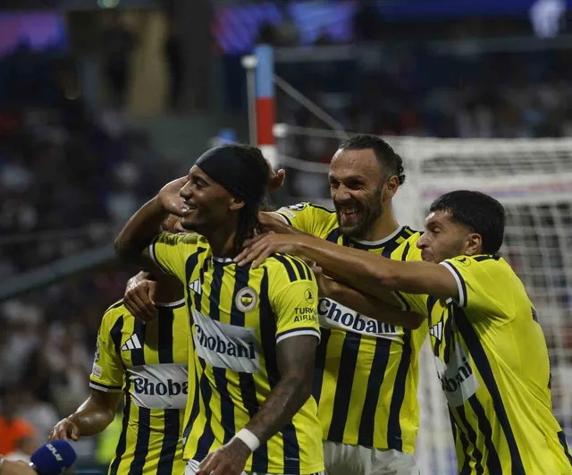Fenerbahçe 18 yıl sonra Şampiyonlar Ligi'ne döndü, Lyon deplasmanda 1-2