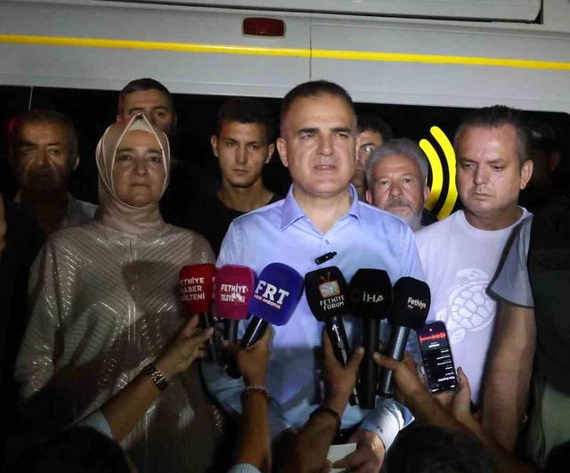 Fethiye'de orman yangını kontrol altına alındı, 16 huzurevi sakini dumandan etkilendi