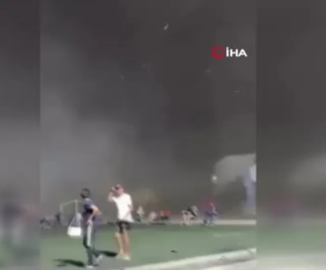Fırtına toz bulutu oluşturdu, El Arenal stadyumu tahliye edildi