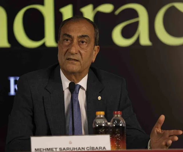 Galatasaray'da çocukluk hayali gerçeğe dönüştü: Efe Mandıracı imzaladı