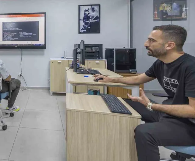 Gençler Yenişehir MERCEK'te Python ile yazılım uzmanlığına hazırlanıyor