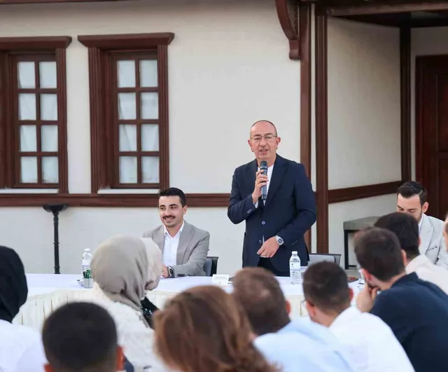 Gençlerle geleceği birlikte inşa etme vurgusu Meram'da