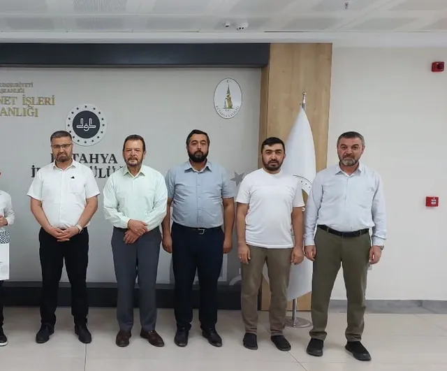 Hafızlık öğrencileri Kütahya'da Kur'an-ı Kerim'i güzel okuma yarışmasında öne çıktı