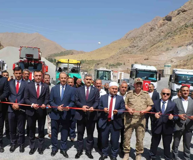 Hakkâri'ye 128 milyonluk araç filosu hizmete girdi
