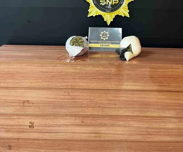 Haliliye'de şüpheli araçta 1 kilo 500 gram skunk çıktı: 4 kişi tutuklandı