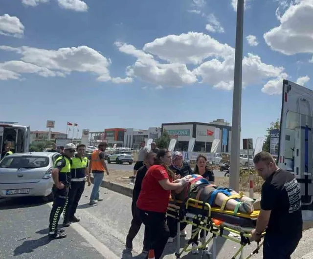Hatalı dönüş çarpışmaya yol açtı: Çorlu'da 4 kişi yaralandı