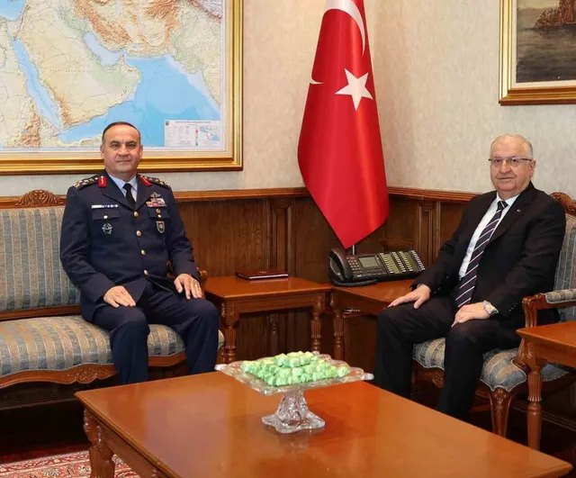 Hava kuvvetlerinde yeni dönem: Rafet Dalkıran'ı Yaşar Güler kabul etti