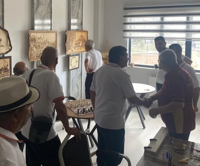 Huzurevi sakinleri Kapadokya'da doğa ve tarihle buluştu