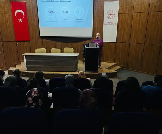 İlk koruma annenin memesinde: BDH'de emzirme eğitimi düzenlendi
