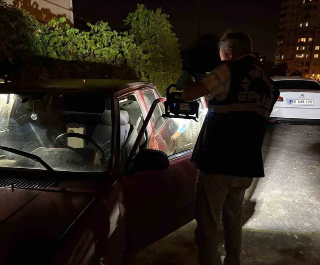 İş başvurusu reddedilen kişi park halindeki otomobili çaldı, kısa sürede yakalandı