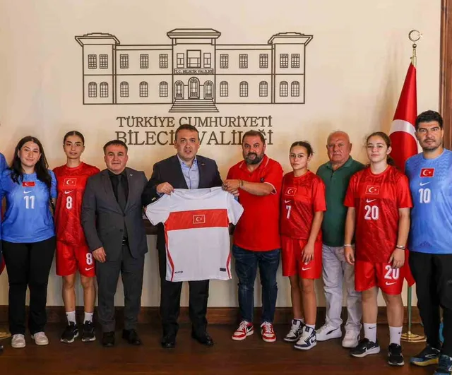 işitme engelliler genç kız futsal millileri bilecik kampında kabul edildi