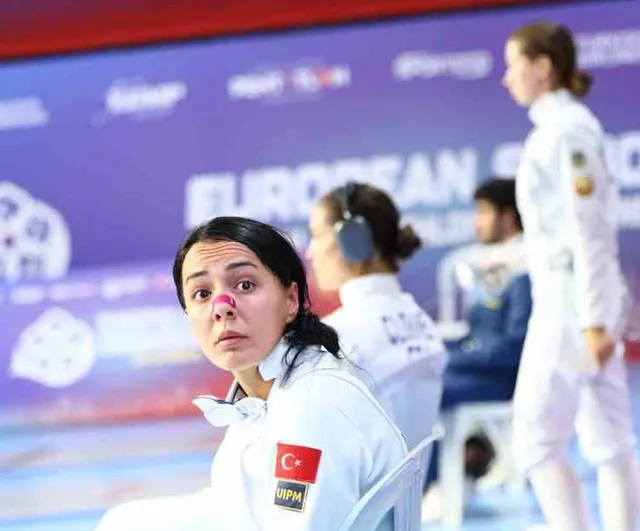 İstanbul'da iki millî kadın yarışçı yarı finalde: İlke Özyüksel Mihrioğlu ve Sıdal Aslan