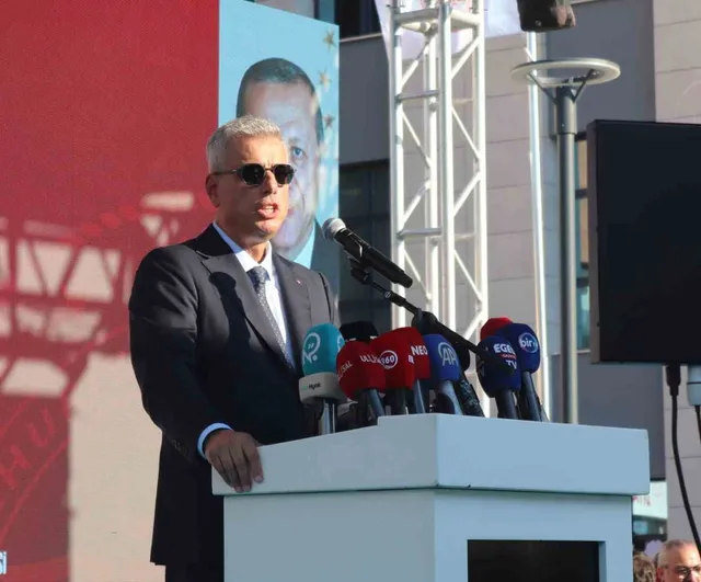 İzmir'e sağlıkta yeni soluk: Tınaztepe'ye 1.800 yataklı şehir hastanesi geliyor