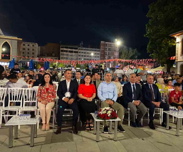 Jandarma bandosu Afyonkarahisar'da Büyük Taarruz Zafer Haftası'nı müzikle yaşattı