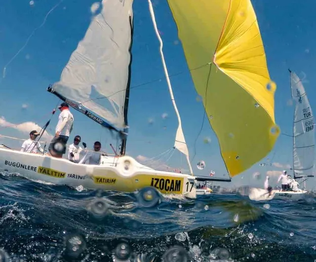 kalamış'ta başladı: tayk‑eker olympos regatta'nın j70 klasmanında team nautique yachting önde