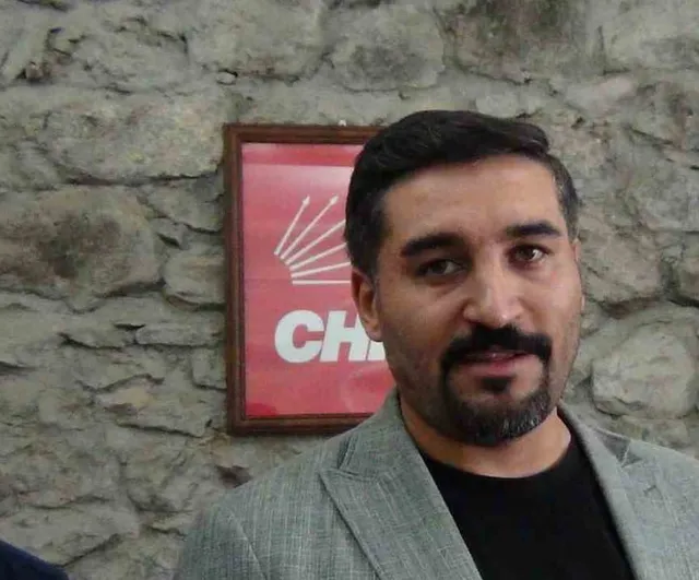 Kars'ta çilingirli devir teslim: CHP il başkanı anahtar krizini çözdü