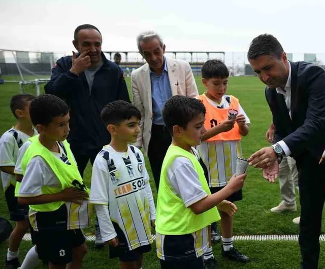 Kastamonu'da yaz futbol okulu 120 çocuğa spor ve dayanışma öğretti