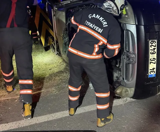 Kavşakta çarpışan ticari araçlar 9 kişiyi hafif yaraladı