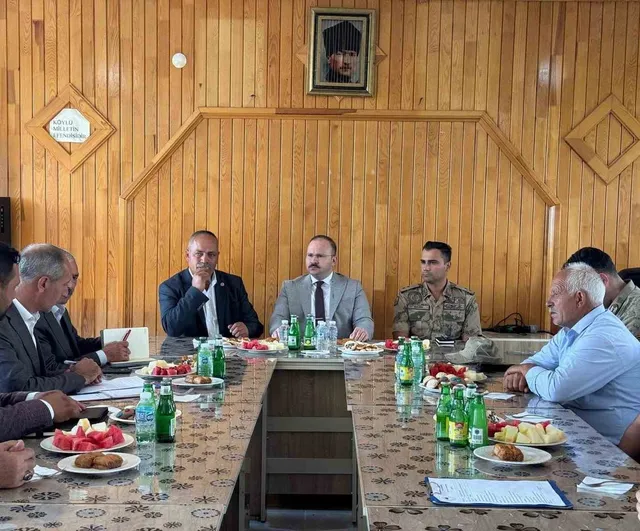 Kaymakam Güvenç köy ziyaretlerinde vatandaşın taleplerini yerinde değerlendirdi