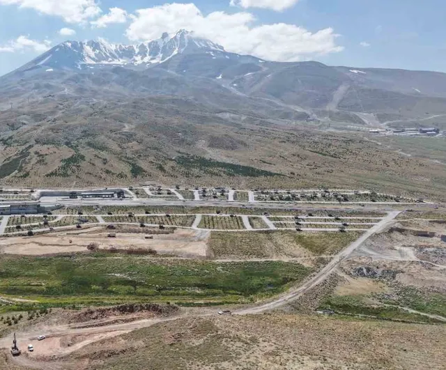 Kayseri Erciyes’te tesislerden cephelere kapsamlı yenileme
