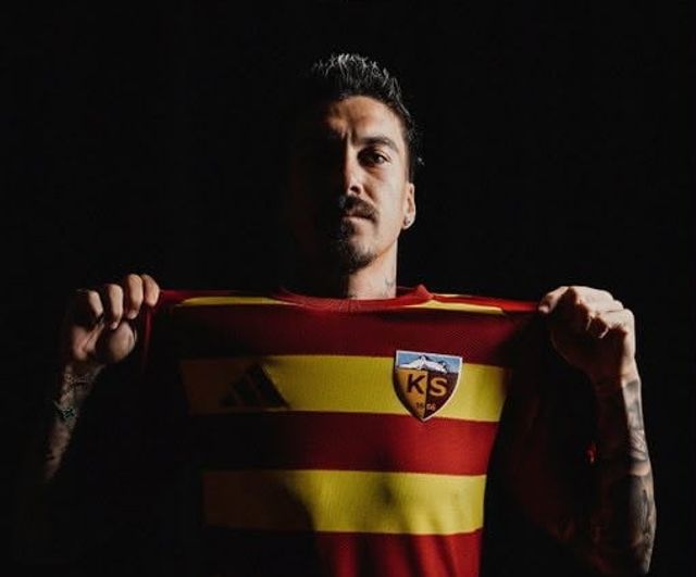 Kayserispor sol bek transferinde Cenk Şen'i resmen açıkladı