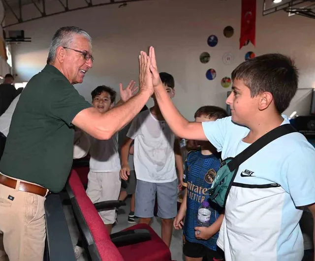 Kemer'de çocukların sunumlarıyla yaz Kur'an kursları sona erdi