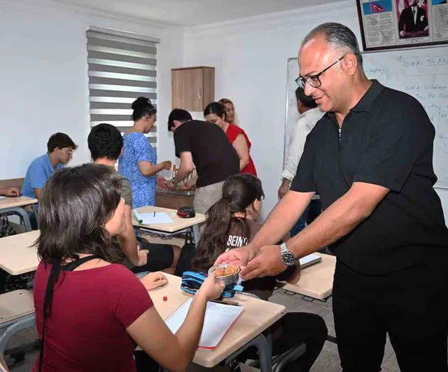 Kemer’de kurs öğrencilerine tatlı motivasyonu