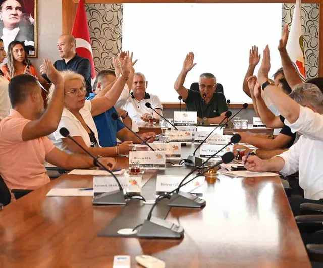 Kemer'de meclis, filoya yeni araçlar eklenmesini ve bakanlığa önergeleri onayladı